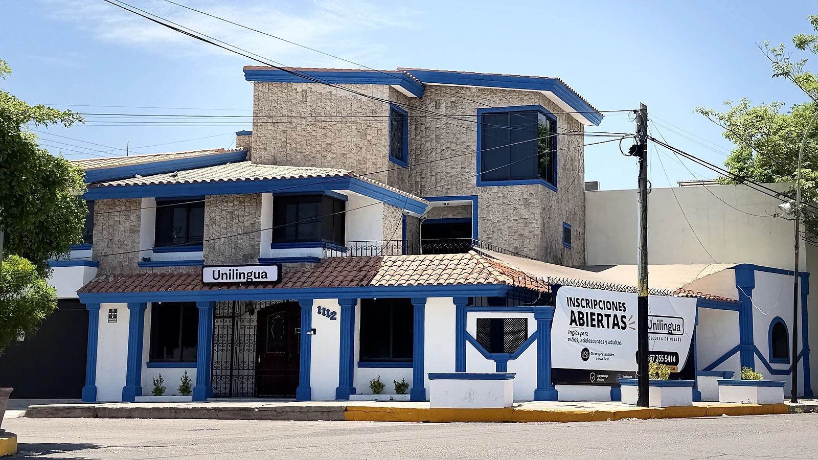 Fachada de Unilingua Las Quintas